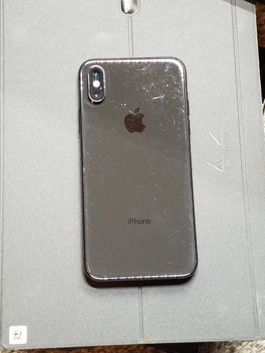 iPhone XS (pour pièces uniquement) - Photo 3 sur 4