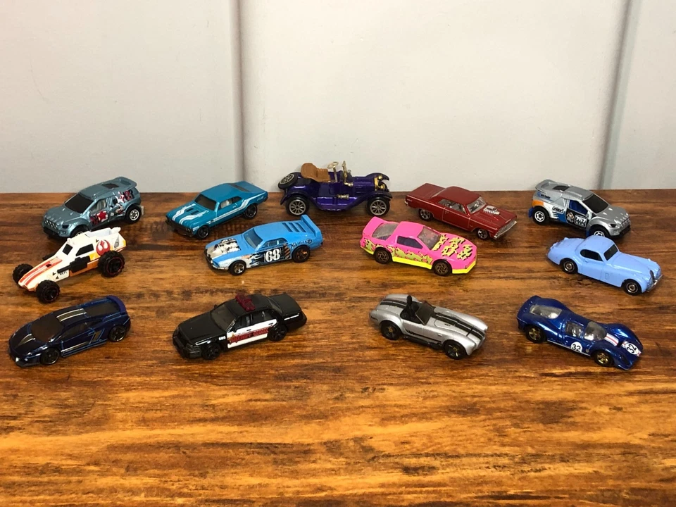 Редкий винтажный литой автомобиль лот 13 Hot Wheels, спичечный коробок, Disney Parks и Star Wars - Изображение 2 из 4