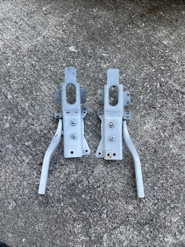 OEM Hood Hinges And Mount Brackets Set For 2014-22 Ram ProMaster 2500 3500 1500 - Picture 2 of 3