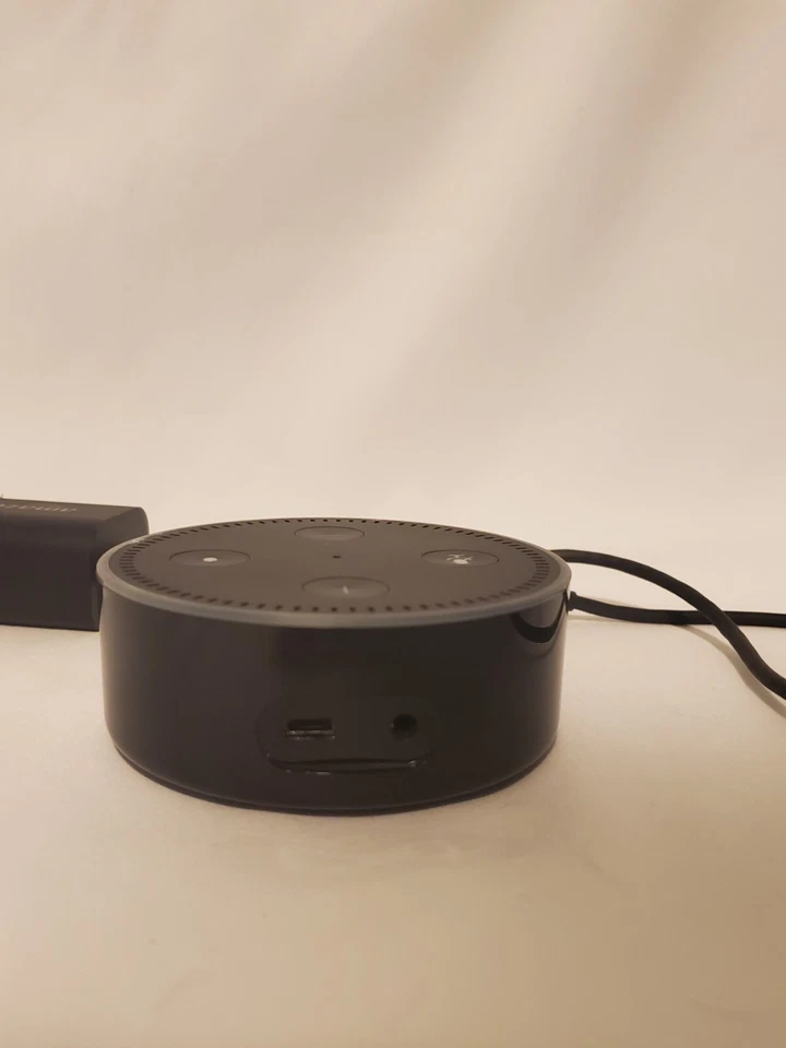 1 Altavoz Redondo Amazon Alexa Modelo # RS03QR Foto 3 de 4