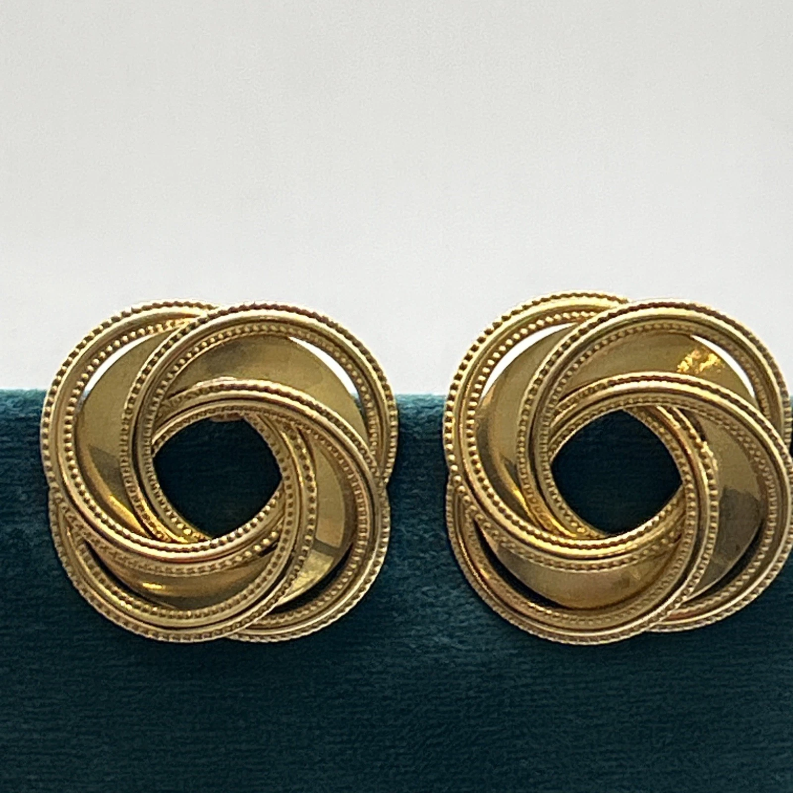 Boucle D’oreille vintage fantaisie Doré  Clips
