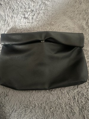 Neue schwarze Kunstleder-Clutch