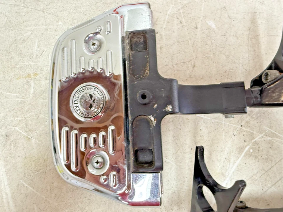 2008 HARLEY SOFTAIL DELUXE пассажирские половицы подножка с черепом хромированные чехлы - Изображение 3 из 4