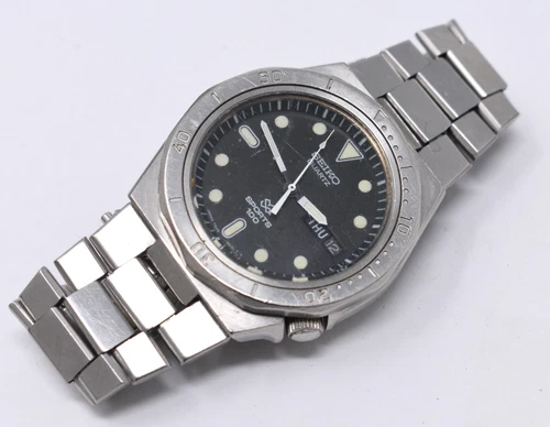 Vintage Mens 1970s Seiko 7546-603F Quartz Sports 100 Diver Wristwatch
