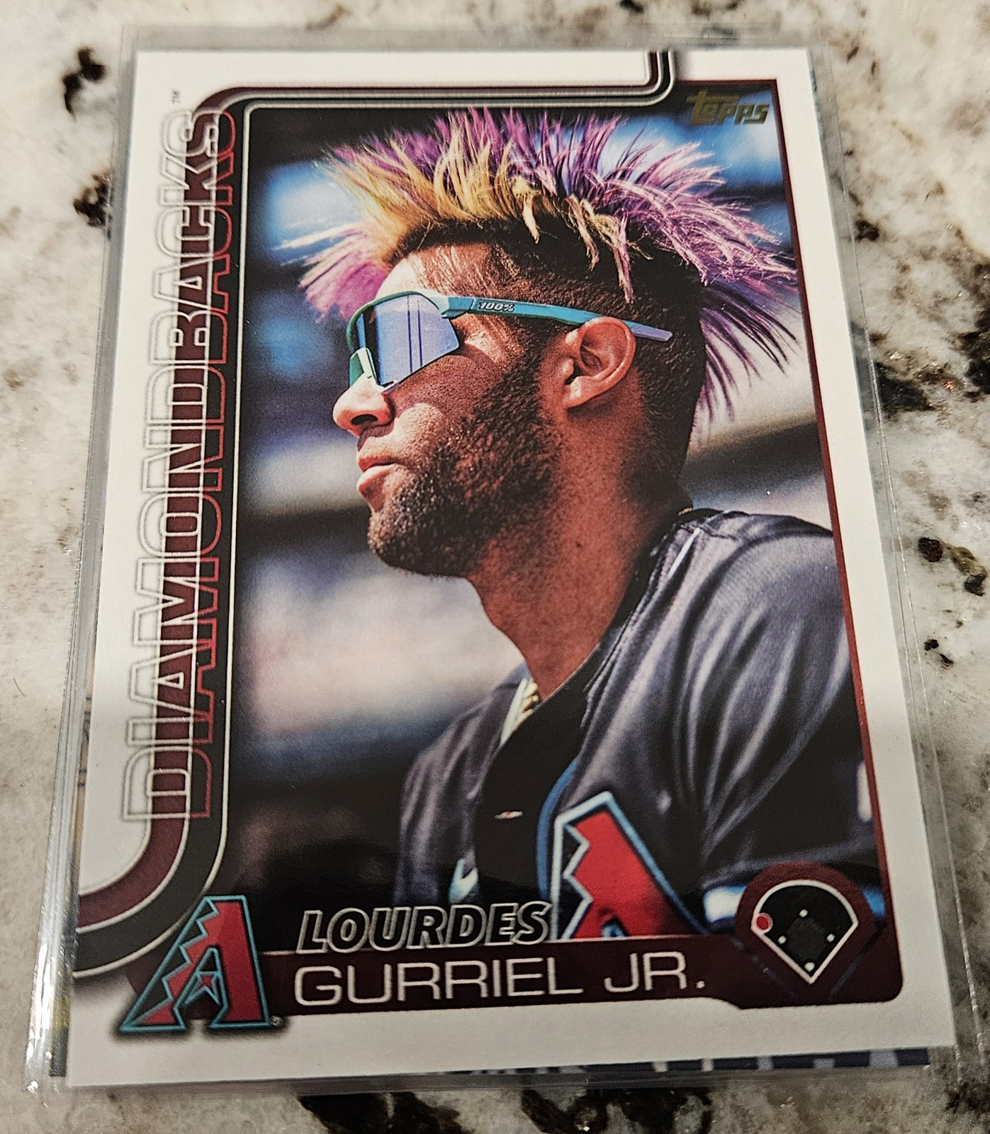 2025 Topps Series 1 LOURDES GURRIEL JR. GOLDEN MIRROR IMAGE VARIATION SSP #136