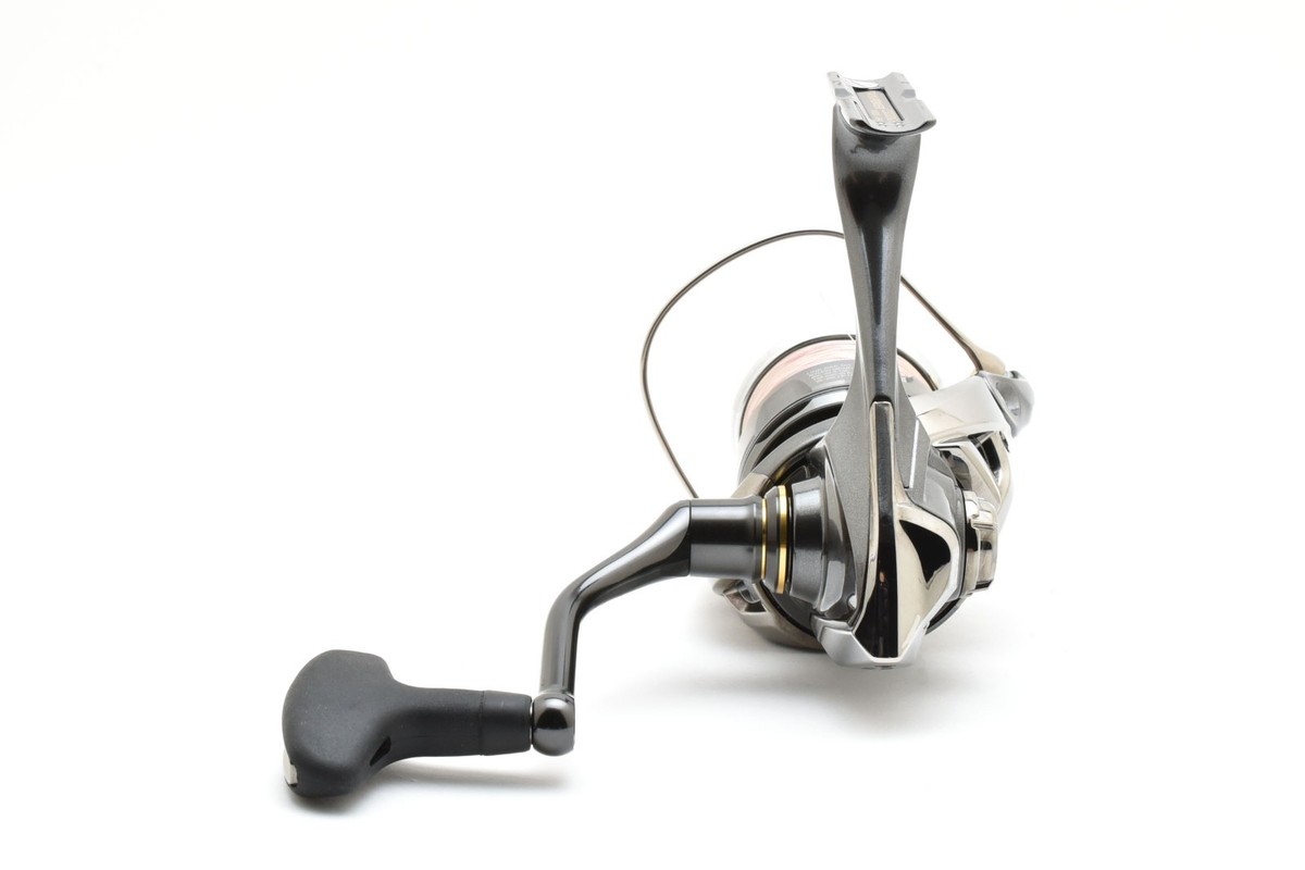 Shimano 24 TWIN POWER C3000XG Spinning Reel Near Mint From JAPAN
