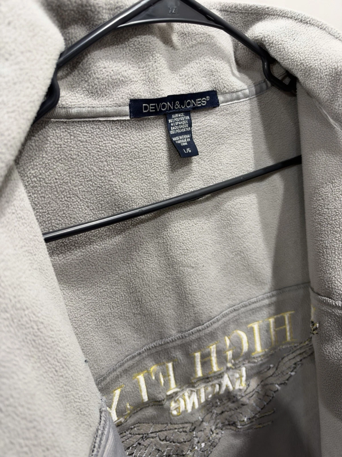 Devon & Jones High Fly Racing Embroidered Soft Shell Jacket Black Gray L - product detail image 6