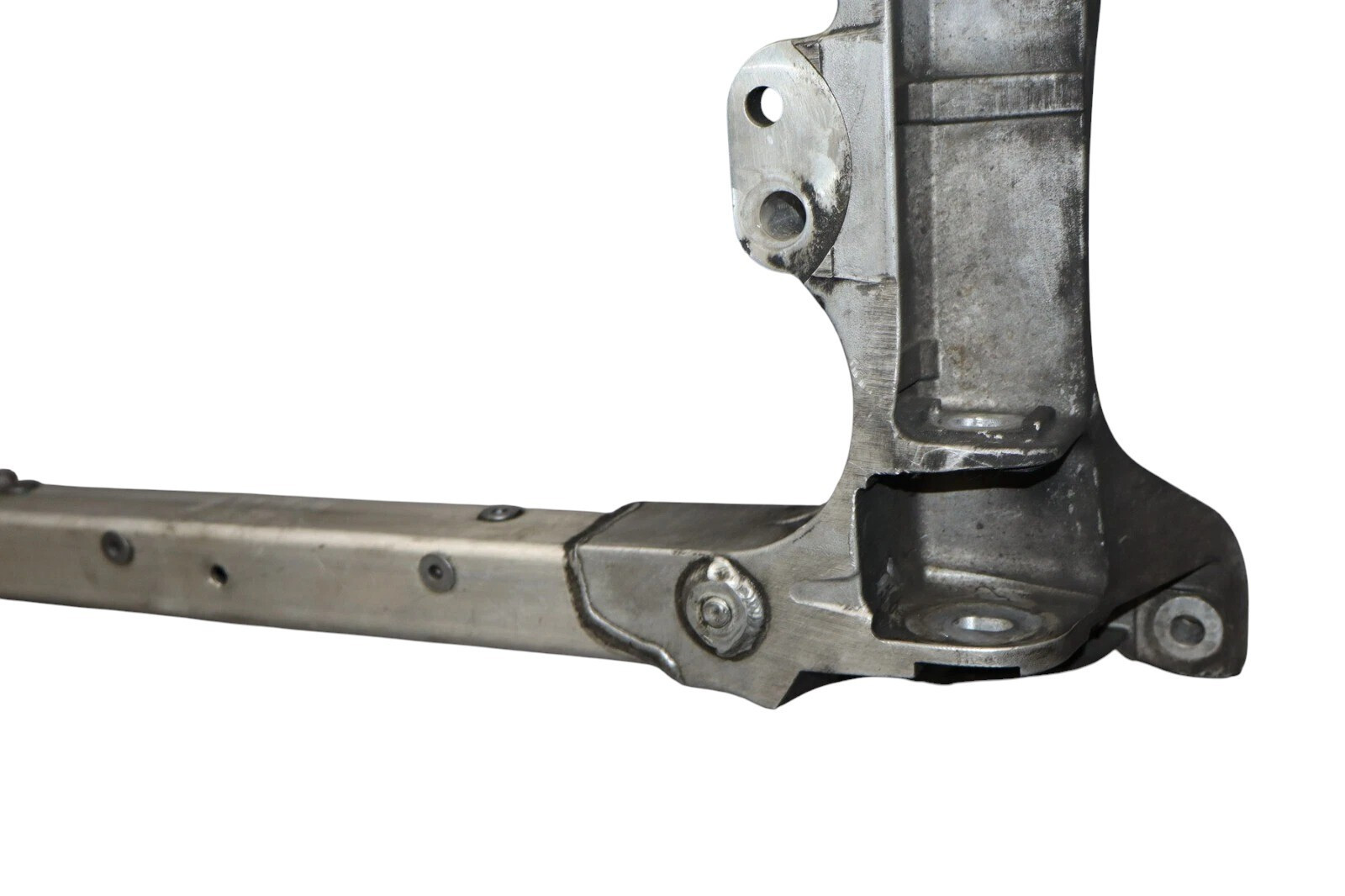 14-19 Maserati Ghibli RWD Front Suspension Subframe Crossmember 670006613 Oem