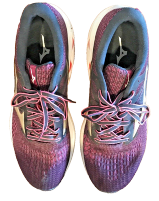 Mizuno Wave Inspire 17 Waveknit Running Shoe, Women Size 11 M, 