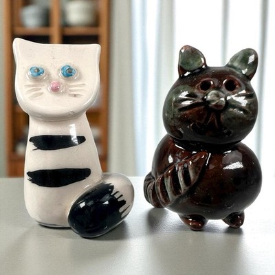 2 Miniature Ceremic Clay Cats  2 