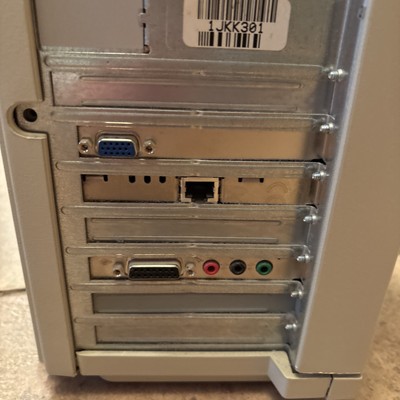 DELL Dimension 4100 デスクトップ周辺機器　英語版　10%値下 Dell Dimension 4100 Win 98 x86 Second Edition Family 6 Model 8