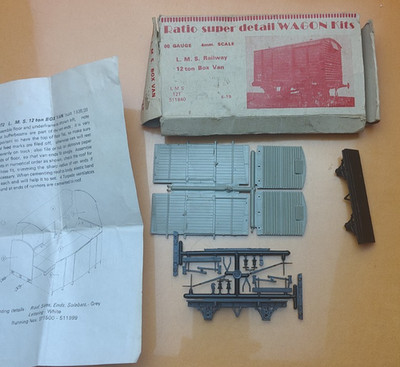 Vintage Ratio OO Gauge / 4mm / 1:76 Scale LMS 12T Box Van Super Detail