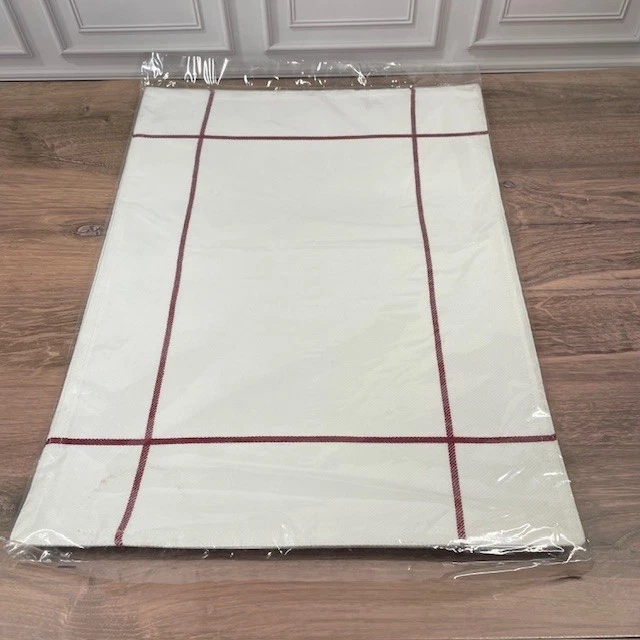 Pampered Chef 白色和蔓越莓窗玻璃餐巾 4 件套全新带包装 — 第 2/4 张图片