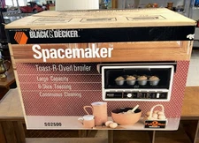 Vintage Black & Decker Spacemaker Under Cabinet Toast-R-Oven/Broiler S02500 MIB