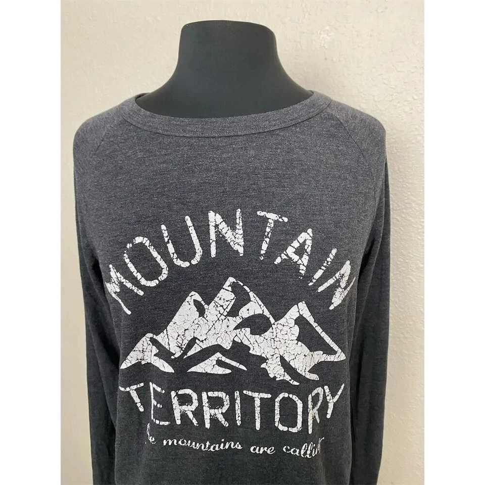 P.J. Pullover Salvage Anthropologie Gris Cuello Redondo Talla S Gráfico Informal 2135 Foto 2 de 4