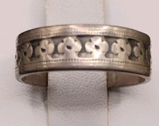 Vintage "WS" Sterling Silver 5.7 mm Flower Pattern Barreled Band Ring Sz: 5.75