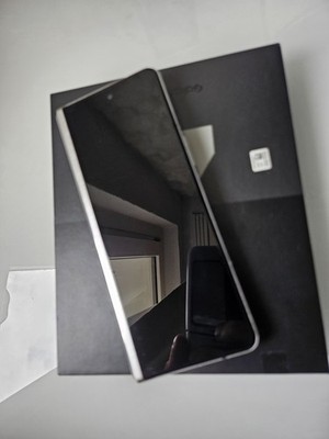 Samsung Galaxy Z Fold 3 256GB   technisch top, Innendisplay sehr gut, OVP