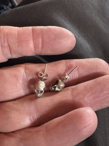 Vintage 925 STERLING SILVER Skull Stud Earrings NOS 1.7 Grams ~ J137 - Picture 4 of 7