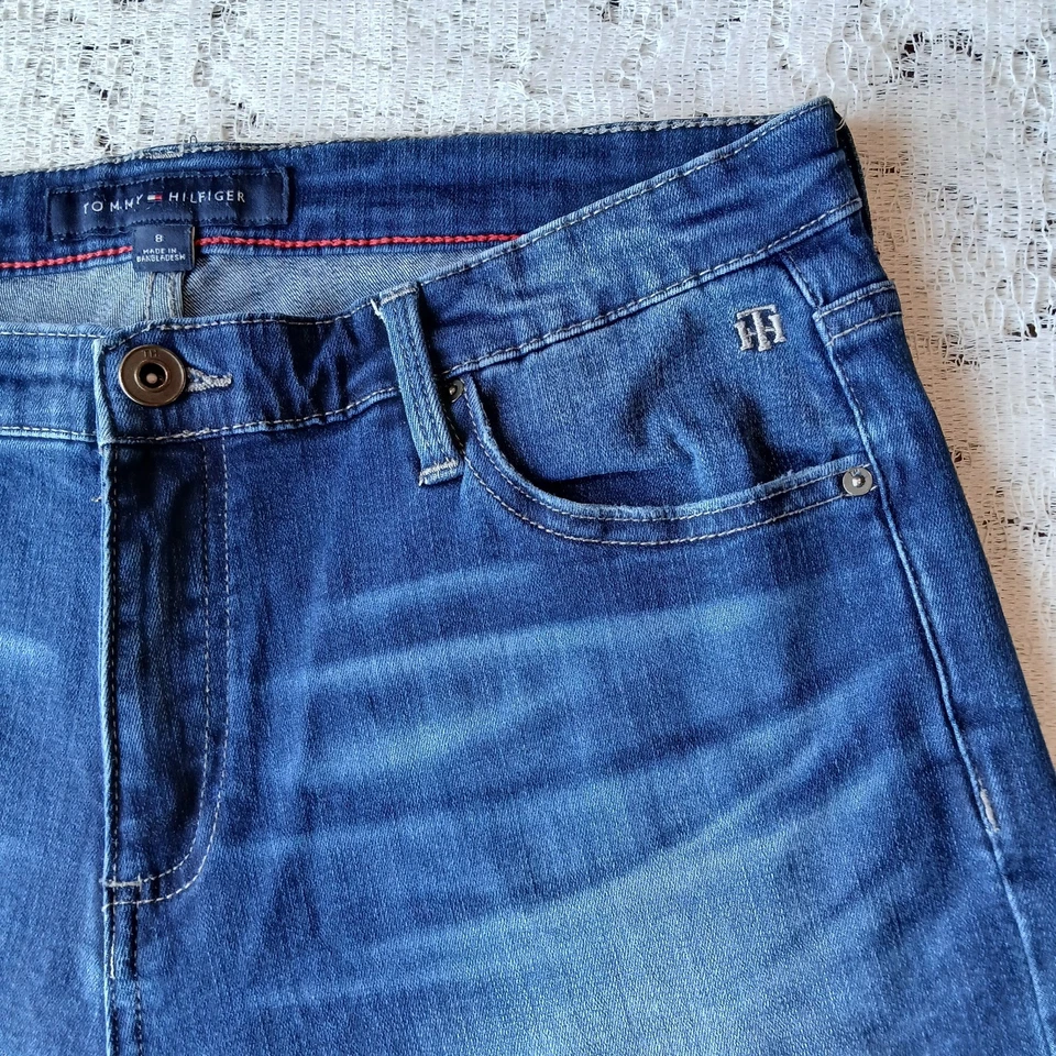 Tommy Hilfiger Women's Denim Shorts Sz 8 (W30)  Jean Shorts, Stretch Blue Cuffed - Image 3 of 4