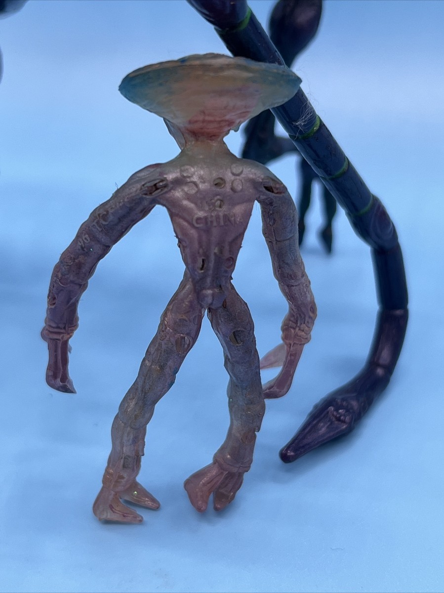 Independence Day ID4 Alien Shock Trooper Bendable Alien