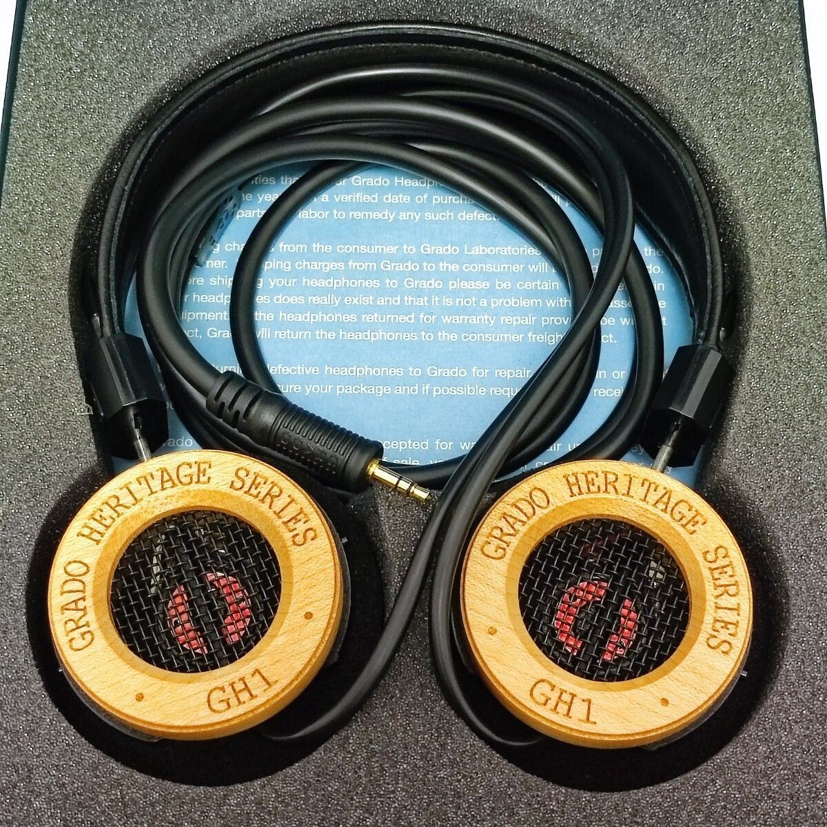 Grado Reference Series RS2X Headphones and Multiple Pads Grado Reference Series RS2X Headphones and Multiple Pads