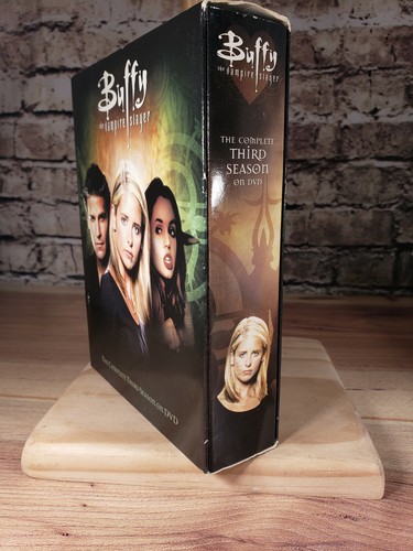 Buffy the Vampire Slayer Season 3 DVD Collectors Edition 6-Disc Set - Picture 2 of 2