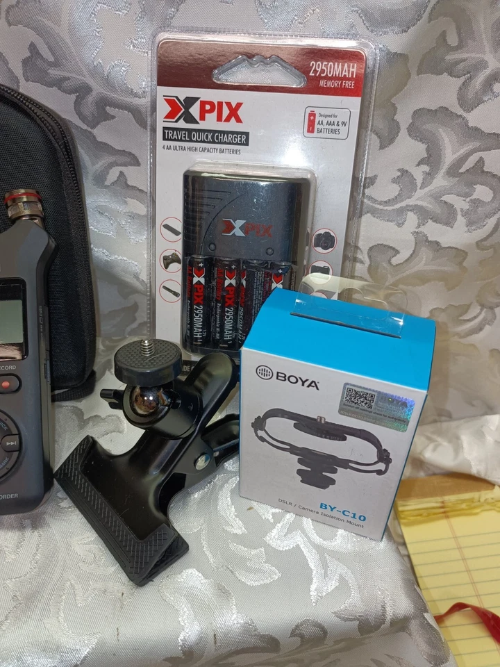 Tascam DR-07X Stereo Handheld Digital Audio Recorder with Accessories - Image 2 of 4