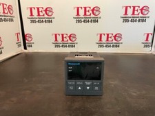 Honeywell DC230L-EE-00-10-0A00000-20-0 Temperature/ Process Control, 240VAC