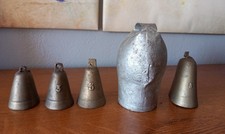 4 Cloches - Sonnailles En bronze et Métal