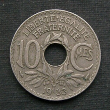 B5) France 10 Centimes 1933 France +++ HOLE COIN +++