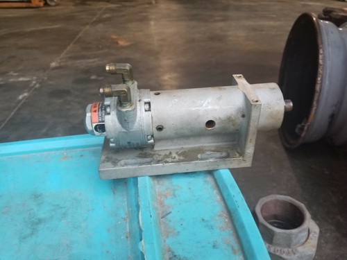 Gast Pneumatic High RPM Pneumatic Air Motor Part #1AM-NR0-39A - Picture 2 of 7