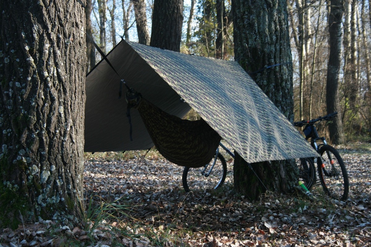 Bâche de bivouac à isolation thermique Thermo Tarp 2x3 Bushmen - Acheter en ligne - Magasin en ligne