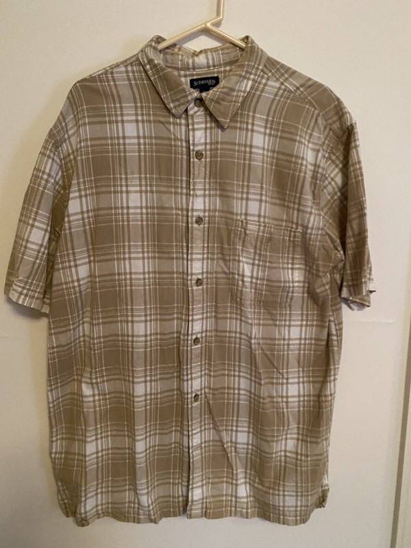 St. John’s Bay Men’s Short sleeve button down shirt - L Tall