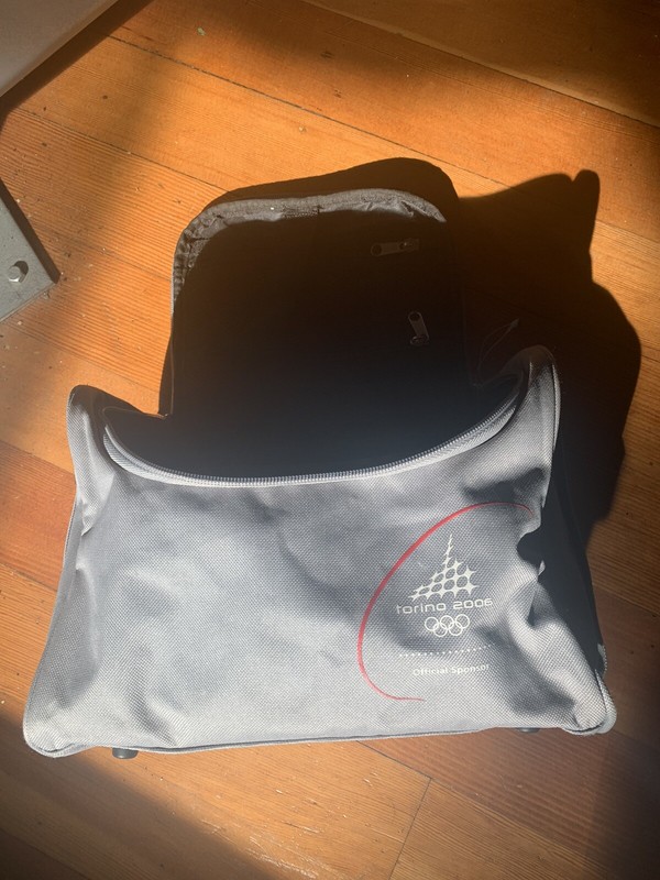 2006 Olympic Games Turin/Torino Bag - Johnson & J Sponsor Media Gift - Rare Item