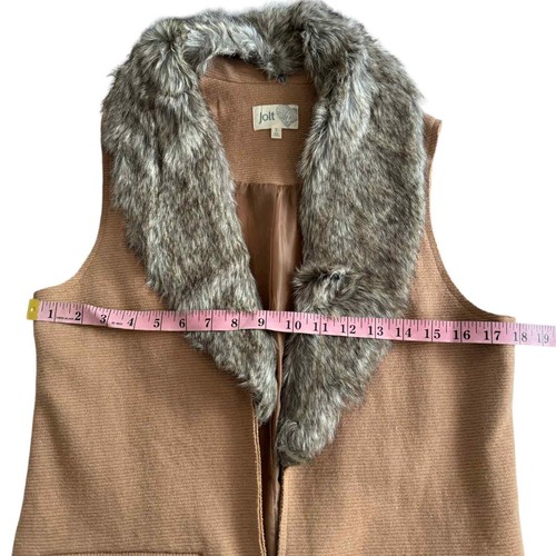 Jolt Juniors Tan Wool Blend Faux Fur Ribbed Vest - Picture 6 of 7