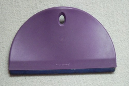 Tupperware Wasserabzieher Comfort Clean violett Art.Nr. 3251A-3 ca. 21,5 cm lang