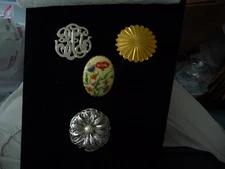 #10/17 vtg LOT 4  SCARF  CLIPS  MIXED