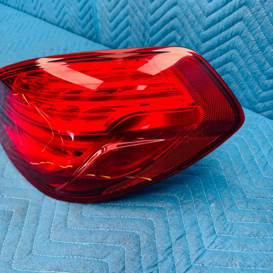 2012–2017 BMW 650i xDrive Right Rear Quarter Tail Light OEM 63217210578 - Image 4 of 4