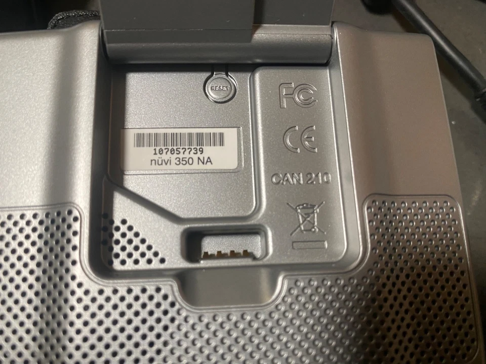 GARMIN nüvi 350 GPS Navigation Bundle Free Shipping - Image 3 of 4