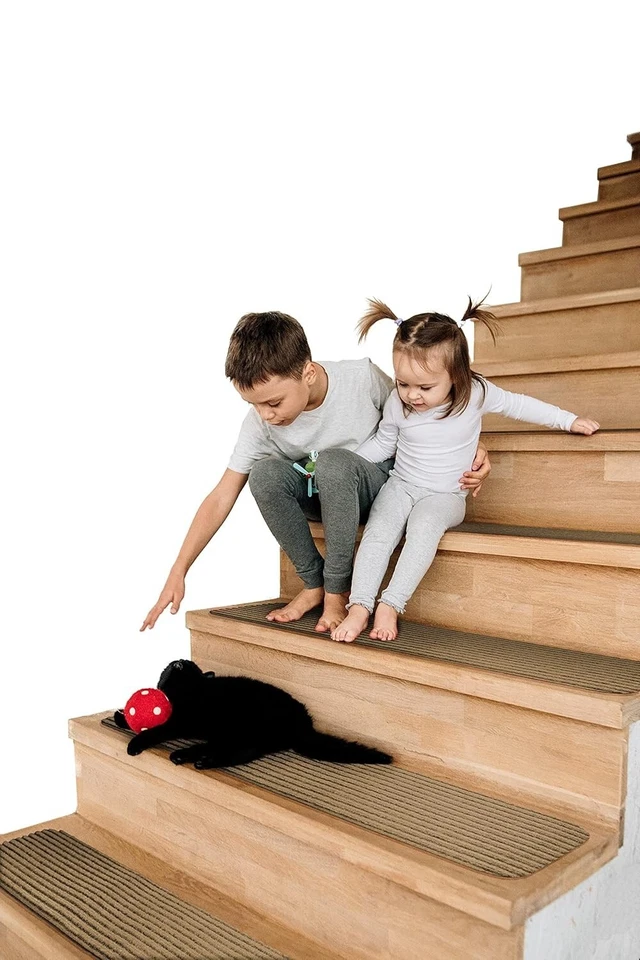 Paquete de 15 peldaños de escalera suaves y resistentes a las manchas - 8x30 pulgadas pelar y pegar comodidad Foto 3 de 4