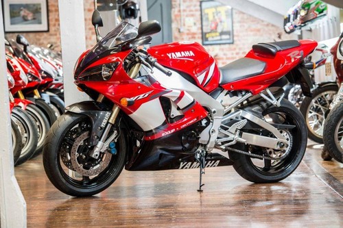 Yamaha YZF-R1 STUNNING CONDITION COMPLETELY ORIGINAL - Picture 10 of 12