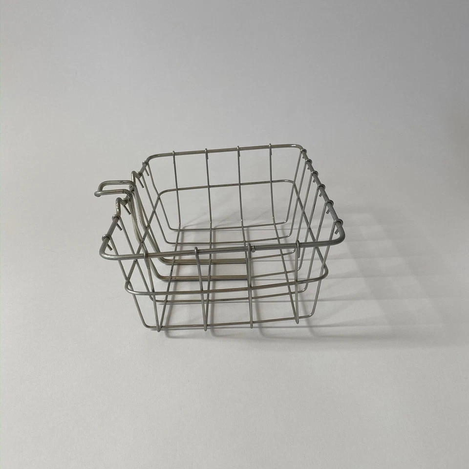 Cesta bicicleta metal vintage - nuevo stock antiguo (NOS) acero galvanizado con herrajes Foto 2 de 4