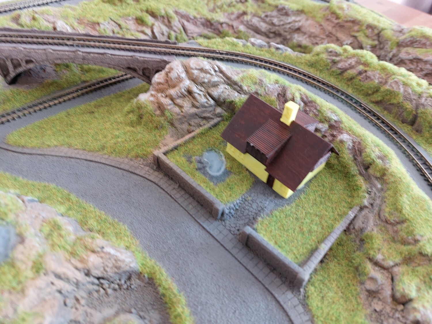 Noch Z Gauge ‘Meran’ preformed layout with Marklin and Peco track eBay