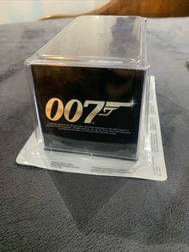 JAMES BOND LAND ROVER QUANTUM OF SOLACE 1/43RD SCALE PACKAGED - Picture 7 of 9