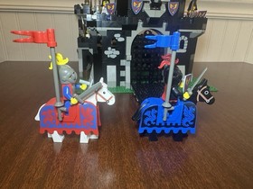 LEGO Black Monarch's Castle 6085 INSTRUCTIONS NOT INCLUDED. 100% Complete