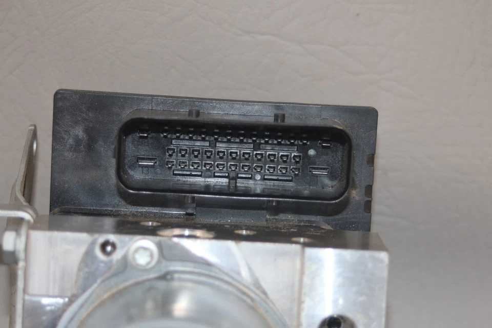 BMW 335XI 2011 bomba ABS freno antibloqueo AWD 6768550 OEM Foto 2 de 4