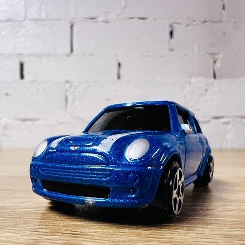 BMW Mini Cooper S Blue White Roof Stripes Diecast 1:64 Maisto Fresh Metal