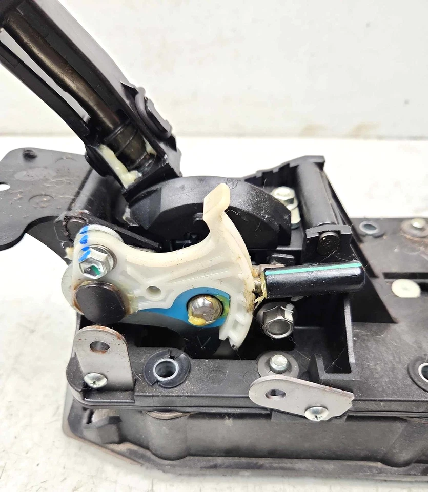 Subaru Subaru WRX 2016 6 velocidades conjunto de palanca de cambios manual sin cables OEM Foto 4 de 4