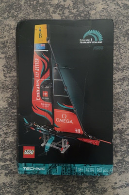 LEGO Technic 42174 Emirates Team New Zealand AC75 Yacht, 962 pcs, 18+