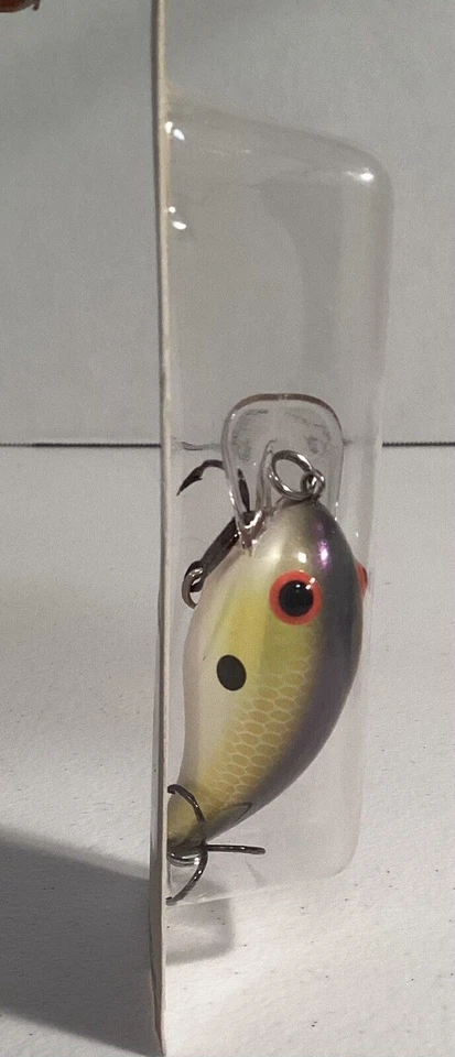 Bandit 100 Series 1D63 Canary Fishing Lure Crankbait - Image 3 of 4